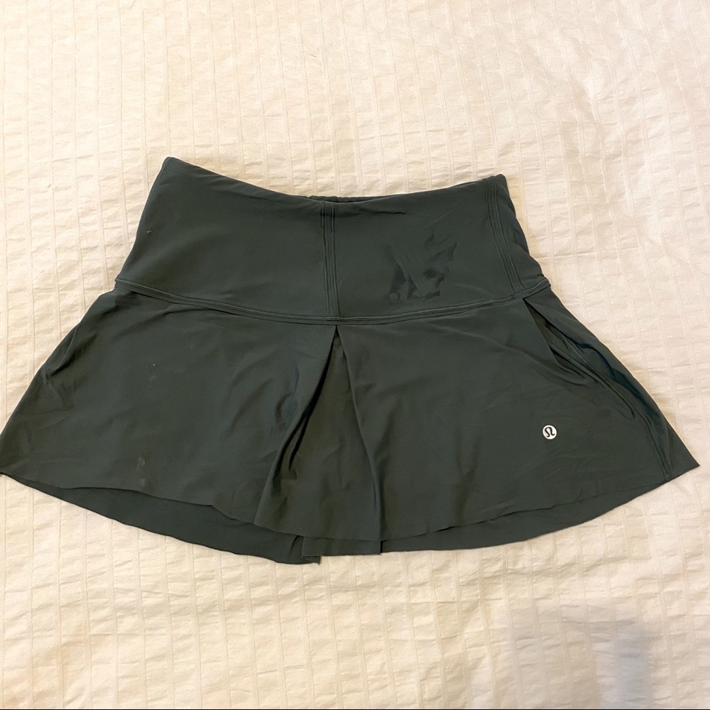 Lululemon Athletica Women’s Size 2 Running Skirt